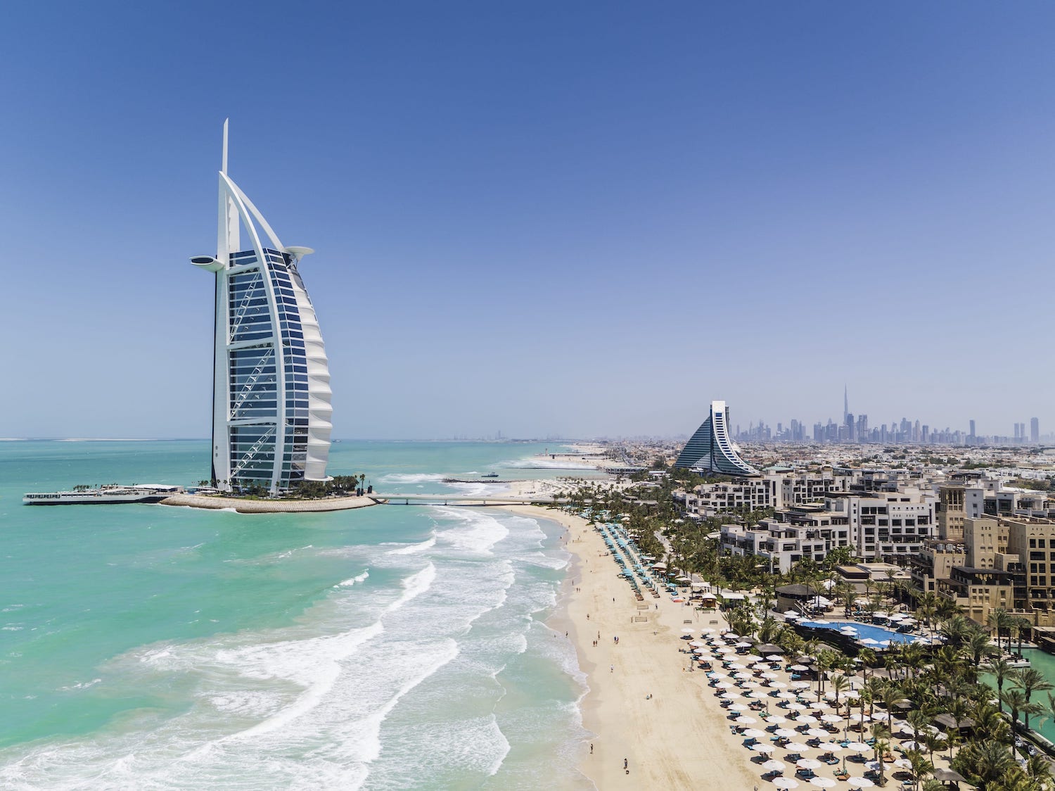 Burj Al Arab Jumeirah - Jumeirah Beach Hotel - Jumeirah Al Naseem - Private Beach - Drone-retouched - kópia