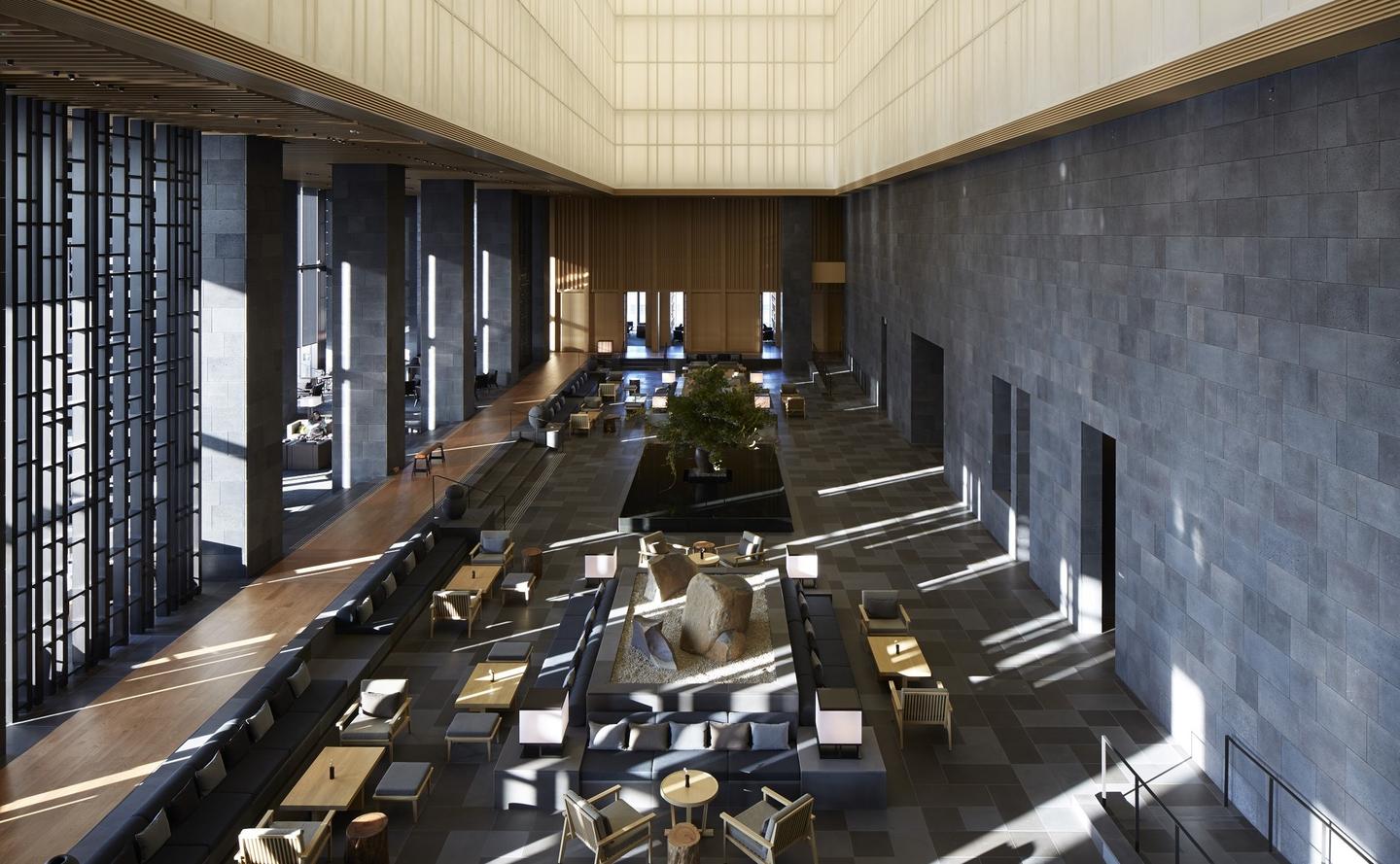 aman-tokyo-garden-lounge