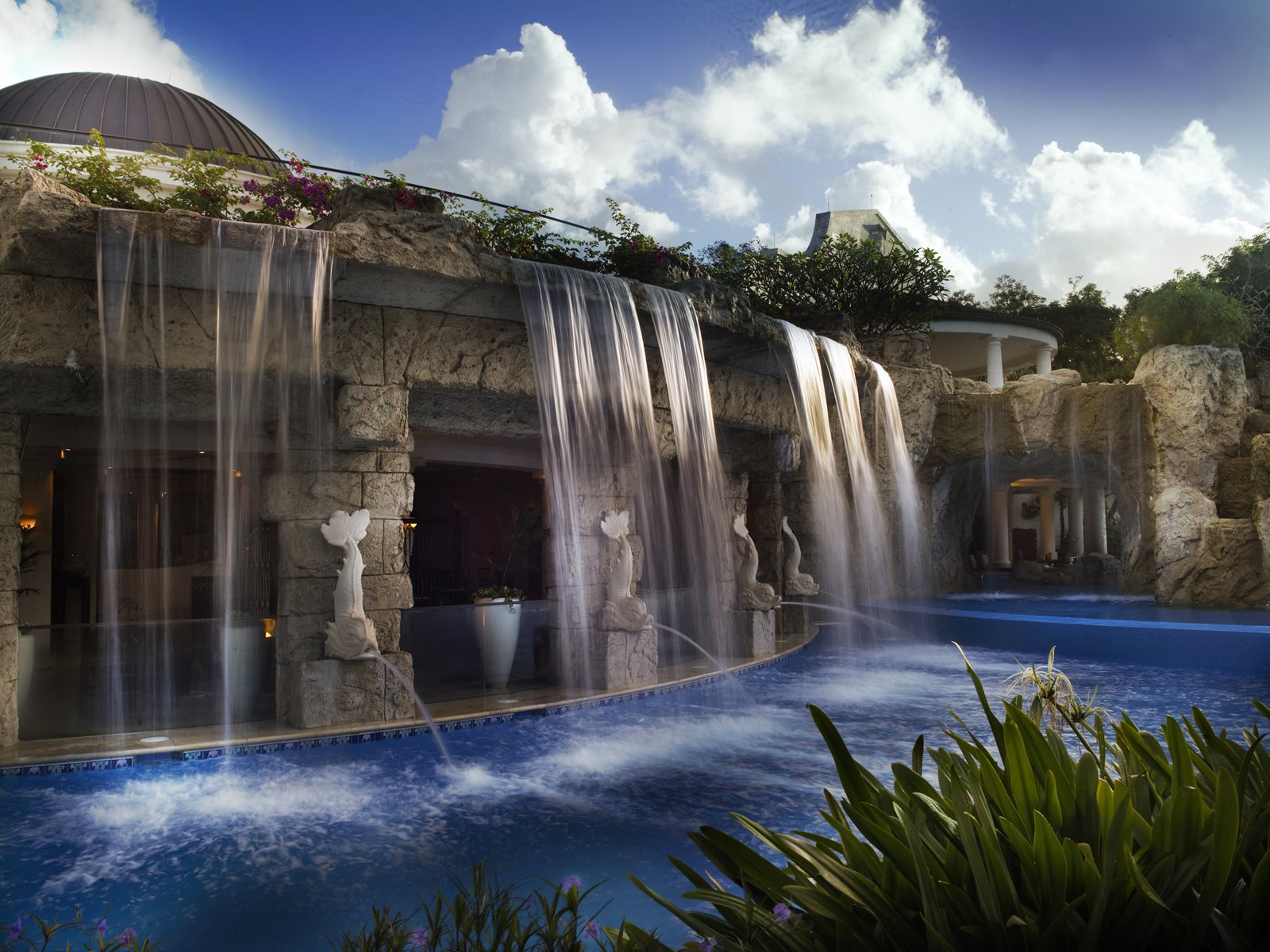 Waterfall-at-The-Pool-and-Spa-BM